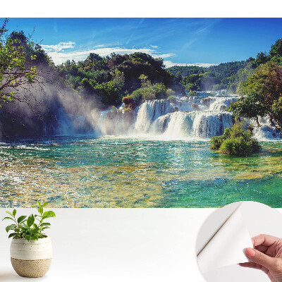 Öntapadós tapéta lenyűgöző vízeséssel és zöld növényzettel