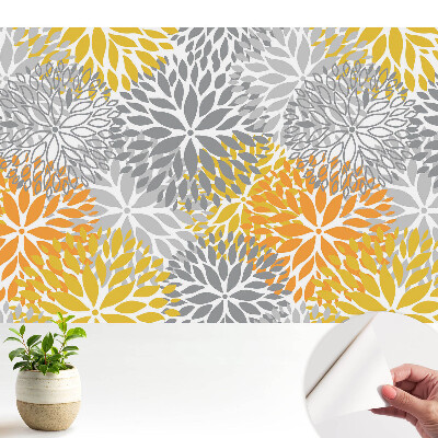 Tapéta virágos szimmetrikus mintával és energikus hatással