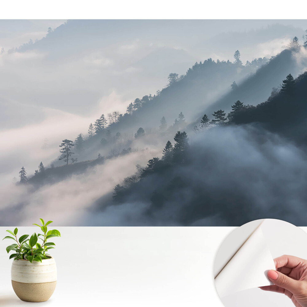 Öntapadó tapéta Felhős táj, hegyek és fák