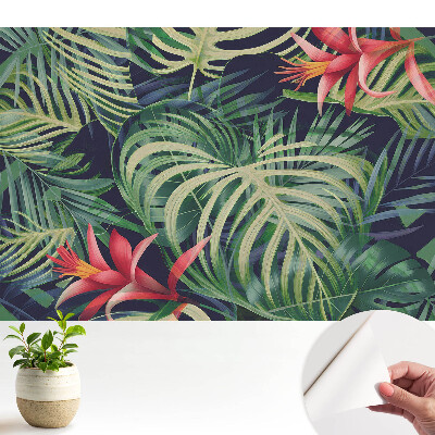 Tapéta trópusi levelekkel élénk mintával