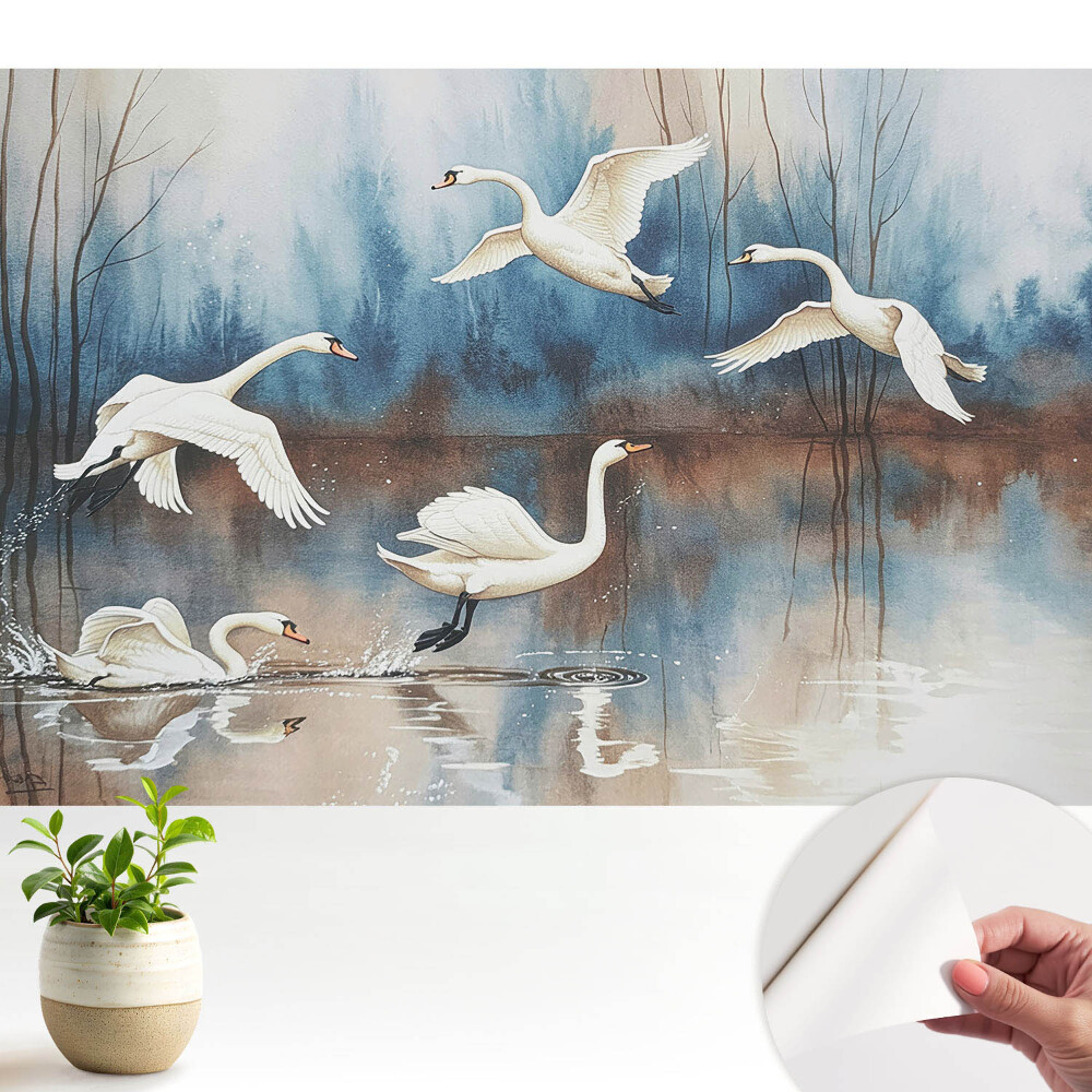 Öntapadó tapéta Hattyúk egy tavon egy ködös erdőben