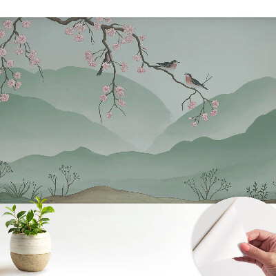 Tapéta virág- és madármotívummal a dombok hátterében