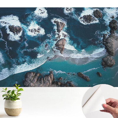 Öntapadós tapéta élénk, sziklamintás kivitelben tengerre néző kilátással