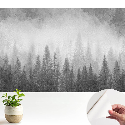 Modern tapéta titokzatos erdő motívummal a ködben