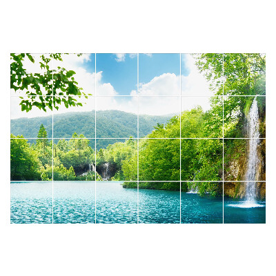 Csempe matrica Vízesések zöld tájban