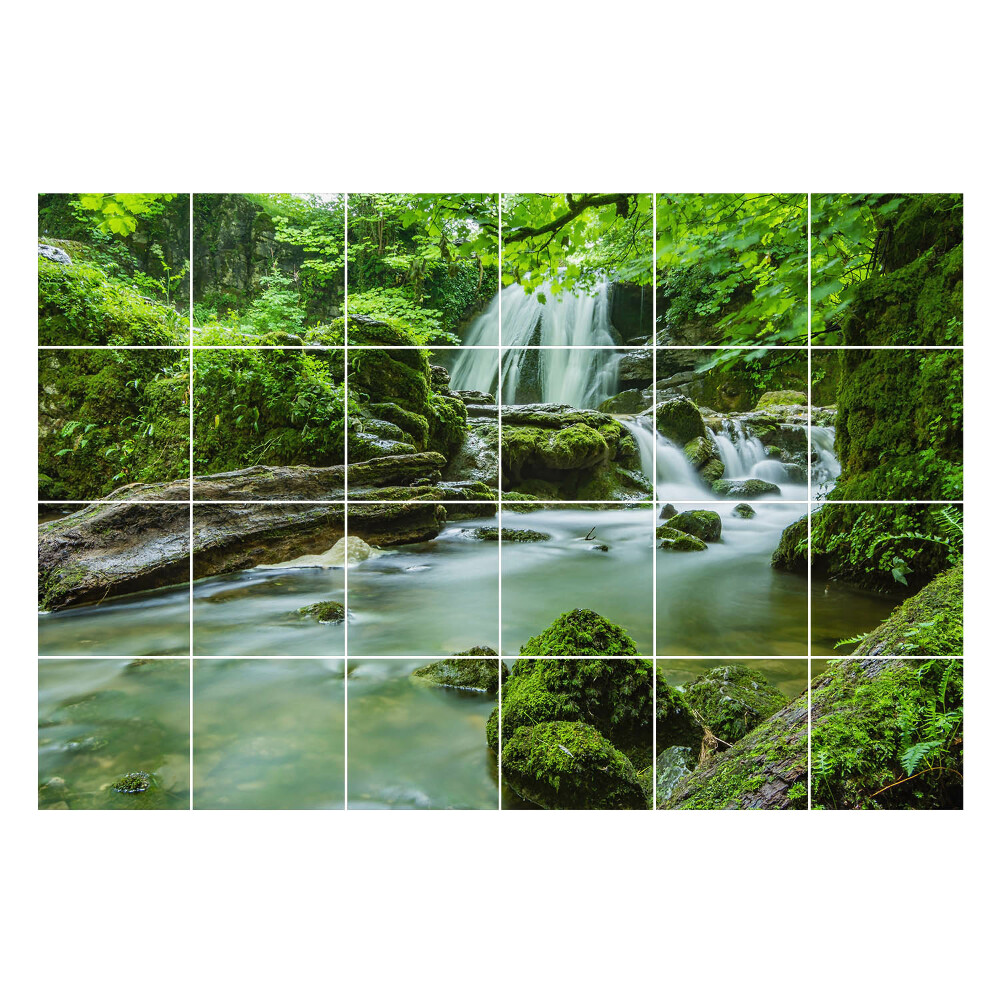 Öntapadós csempe matrica Vízesés a zöld erdőben