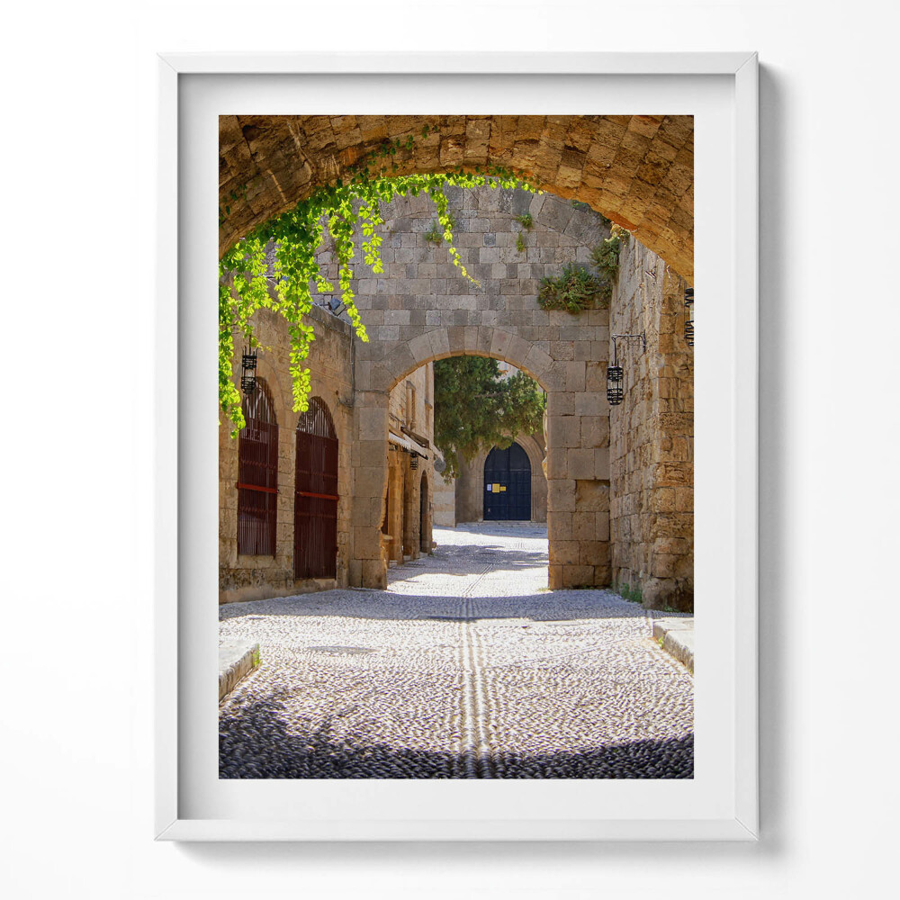 Kép keretben Rodosz középkori utcája Görögországban