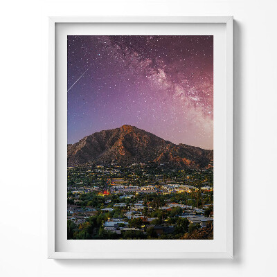 Keretezett kép Hegyek galaxisokkal az égen