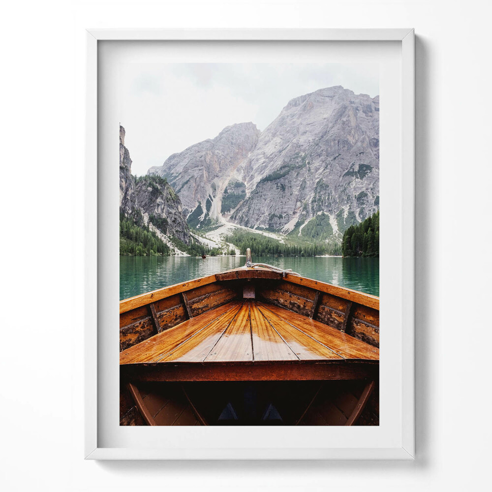 Keretezett kép Erdő és havas hegycsúcs