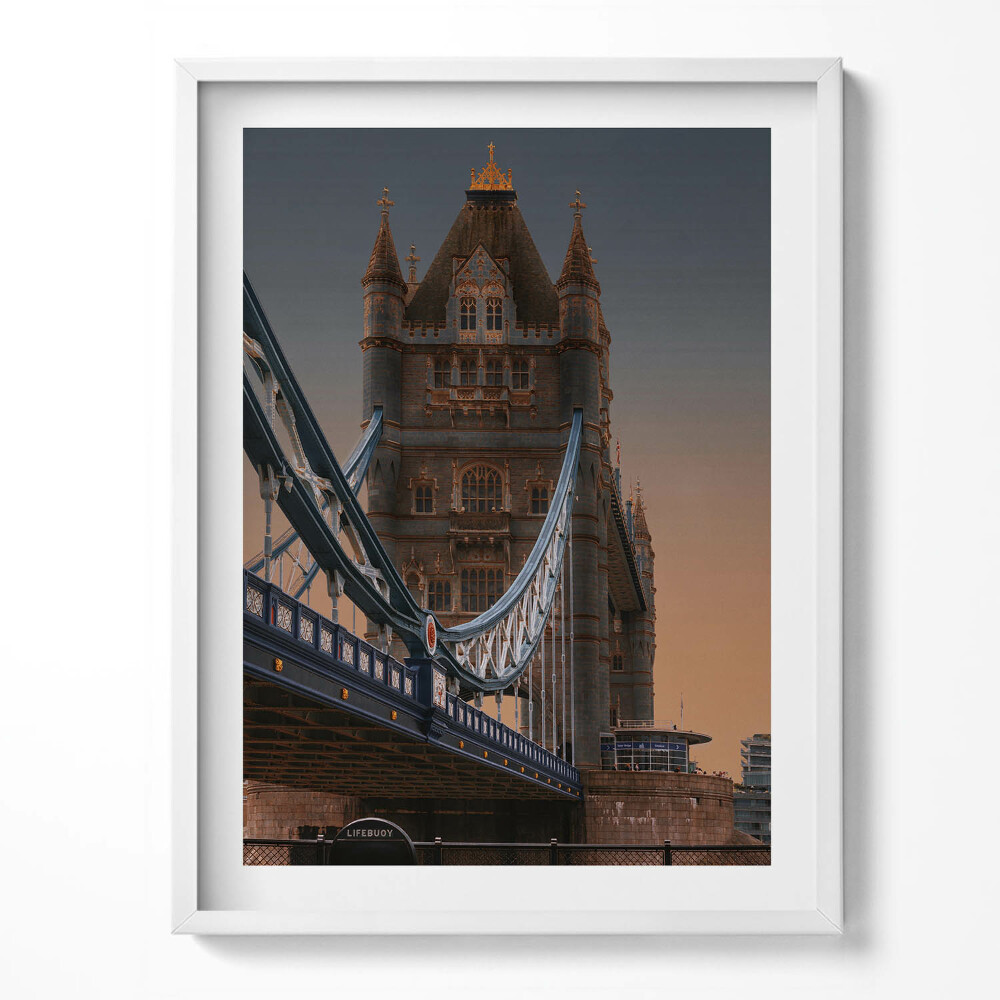 Keretezett kép Nagyszerű megvilágított városi égbolt éjszaka