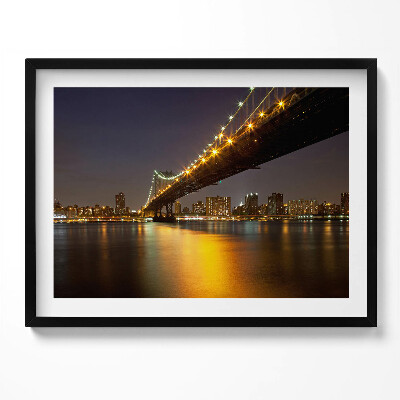 Kép keretben Híd éjszakai világításban