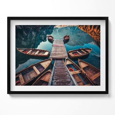 Kép keretben Hajók a vízparton híd