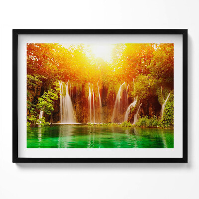 Kép keretben Vízesések és zöld tó
