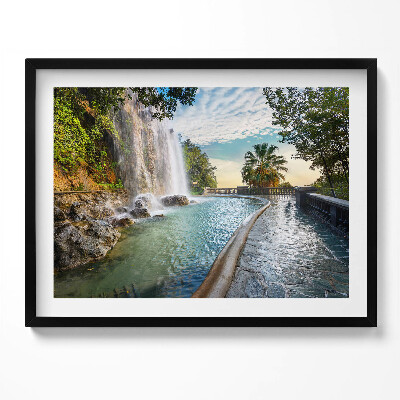 Kép keretben Vízesés és trópusi táj