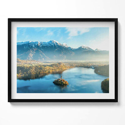 Kép keretben Tó hegyek sziget templom