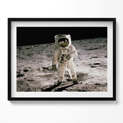 Kép keretben Űrhajós a Hold felszínén