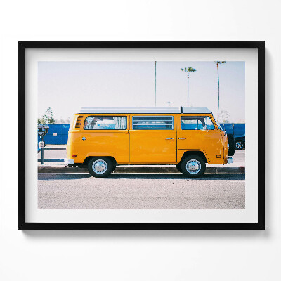 Kép keretben Sárga kisbusz oldalnézetből