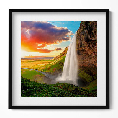 Keretezett falikép Vízesés naplementében