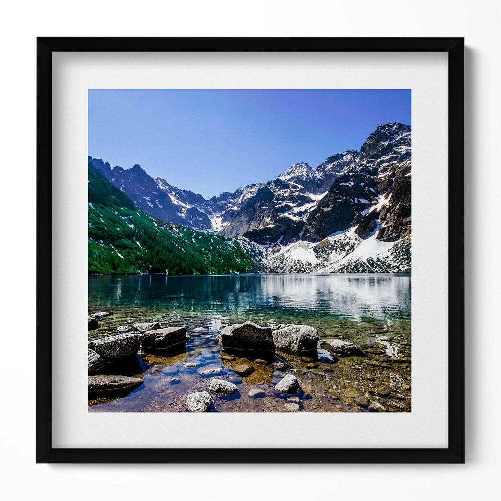 Keretezett falikép Hegyek és tükörsimára lapított tó