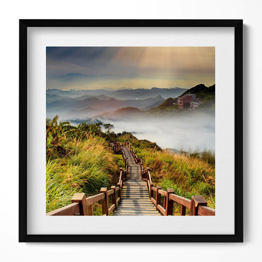 Keretezett falikép Fakorlátos lépcső egy hegyvidéki tájon