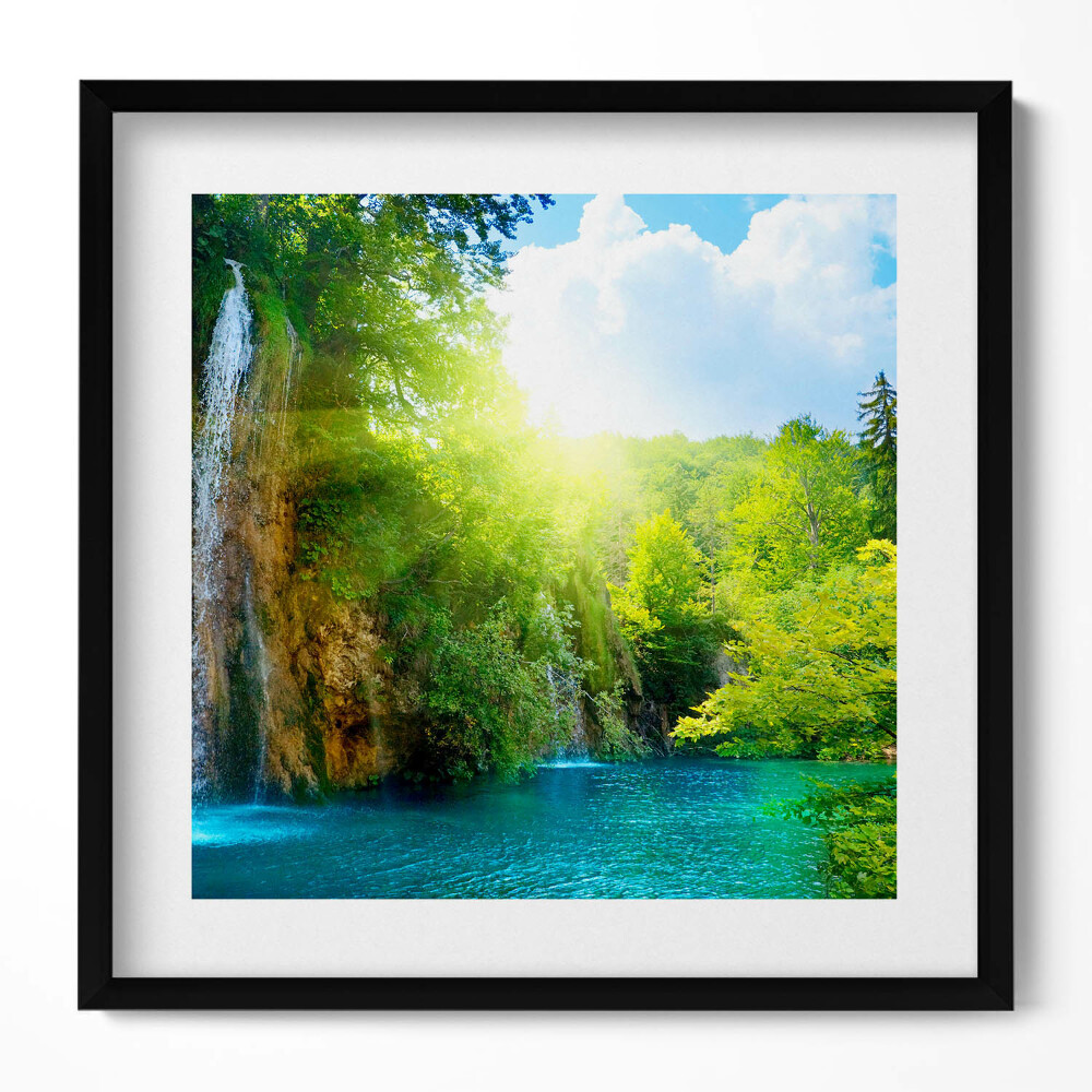 Keretezett falikép Zöld dombok vízesés kék tó