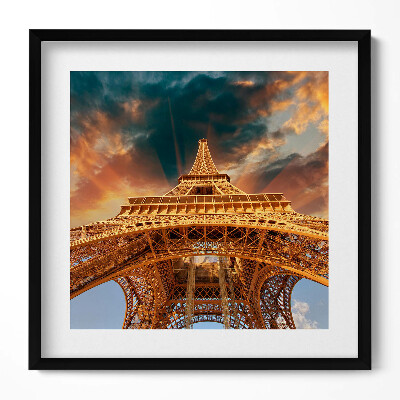 Keretezett falikép Eiffel-torony alulnézetből