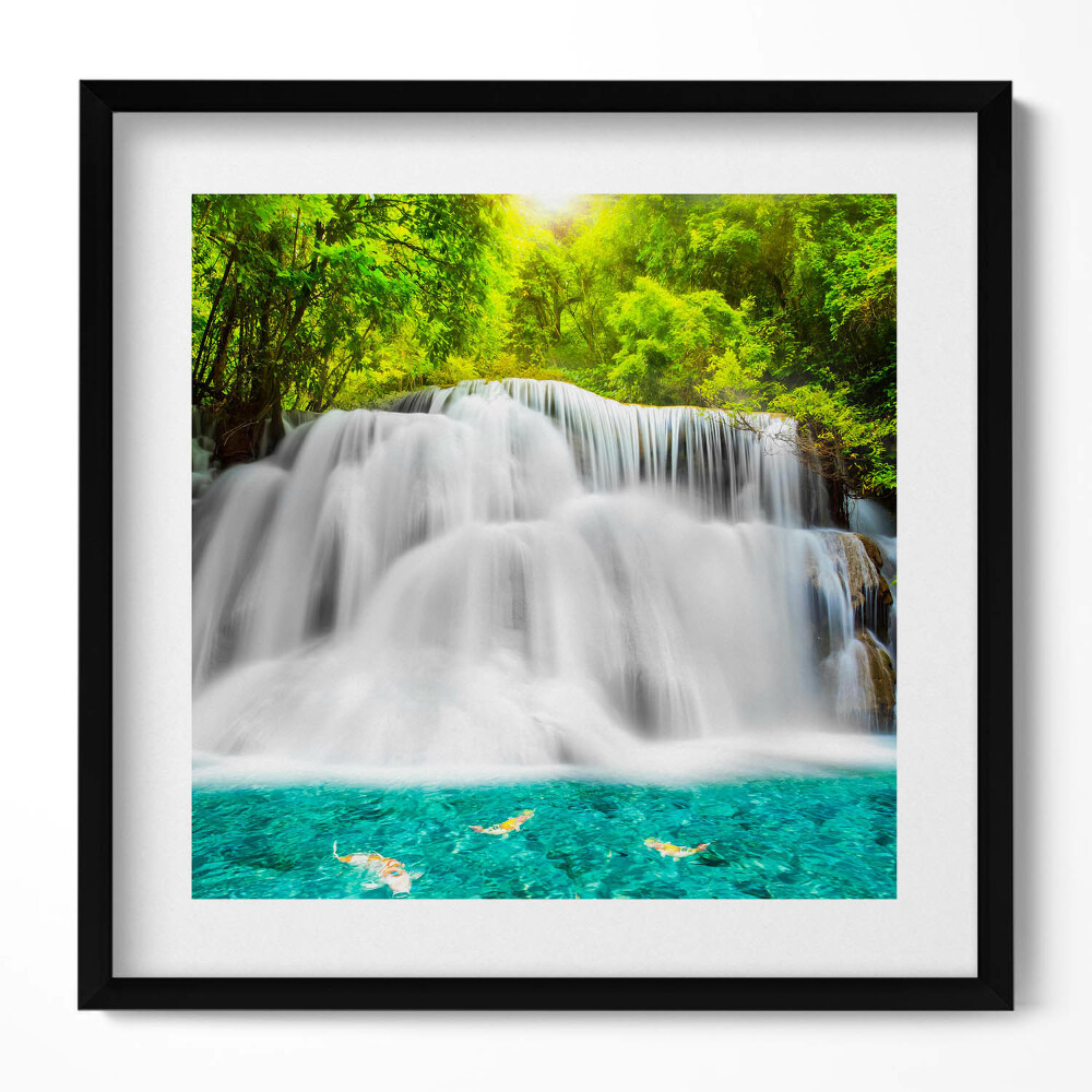 Keretezett falikép Zöldellő vízesés tükörsima víz