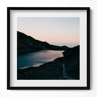 Keretezett falikép Hegyek és víz naplementében