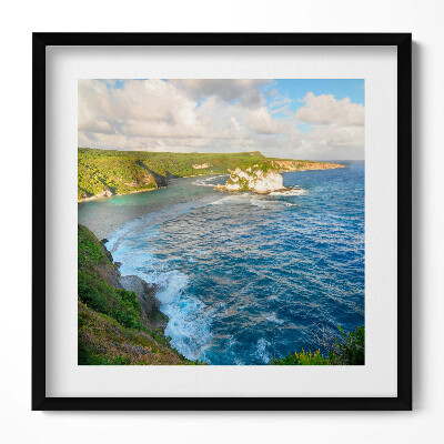 Keretezett falikép Tengerparti táj zöld dombokkal