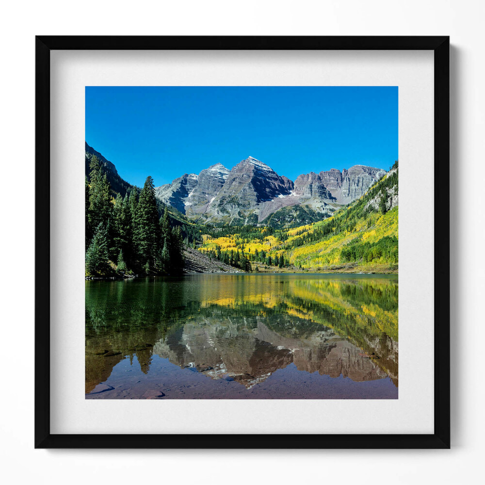 Keretezett falikép Hegyek és tükörképe a vízben