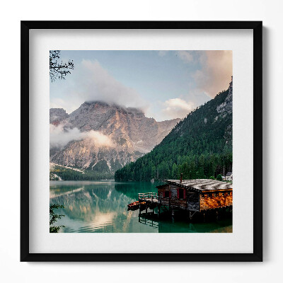 Keretezett falikép Tóparti faház hegyekkel