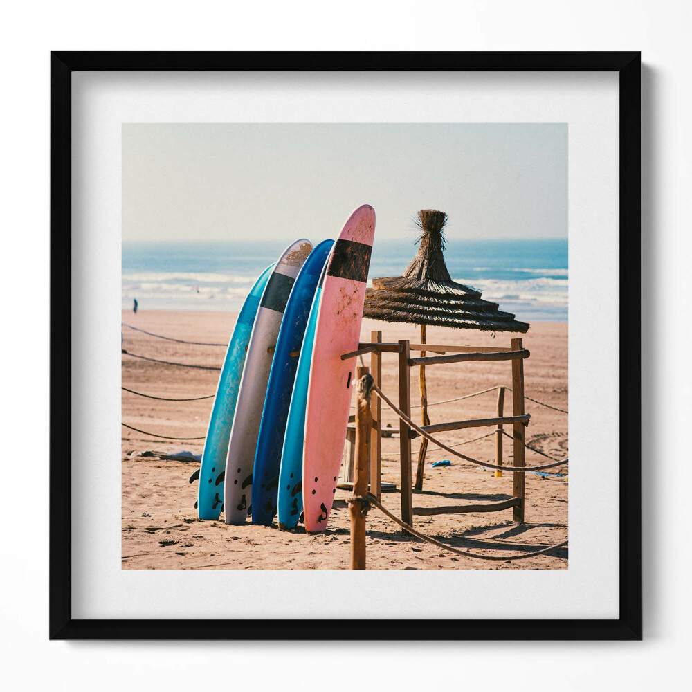 Keretezett falikép Tengerparti szörfdeszkák és napernyő