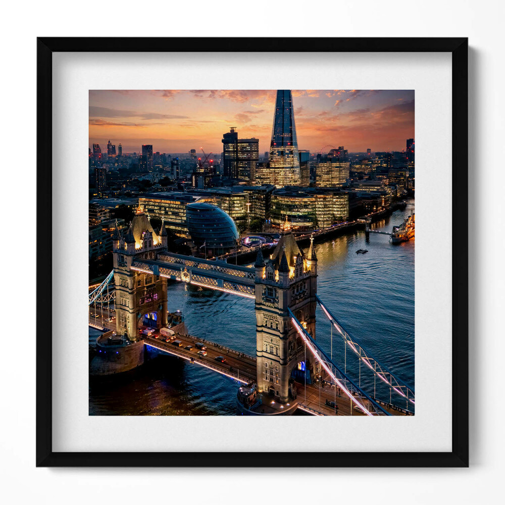 Keretezett falikép London hídja naplementében