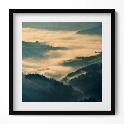Keretezett falikép Hegyek ködben nyugodt táj