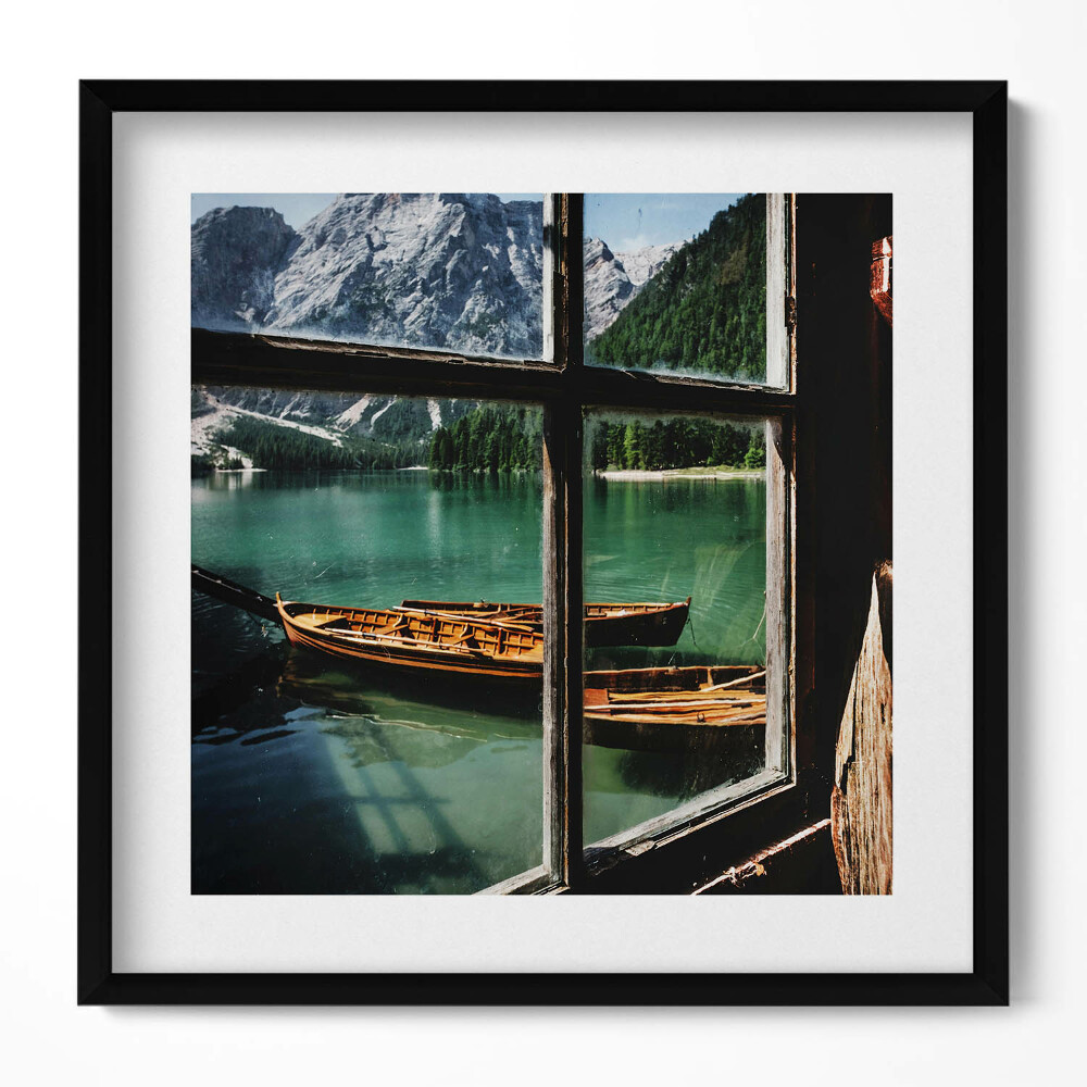 Keretezett falikép Tó hegyek csónakok