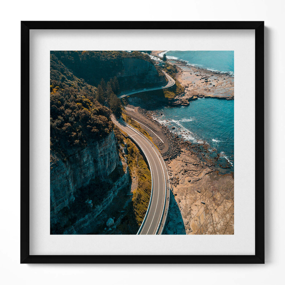 Keretezett falikép Tengerparti útszakasz sziklás part