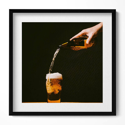 Keretezett falikép Öntött sör habos pohárba