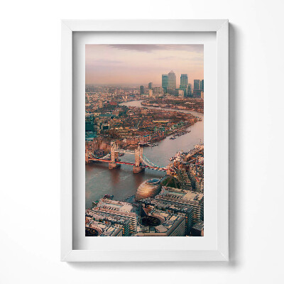 Keretezett kép London híres hídja és városképe
