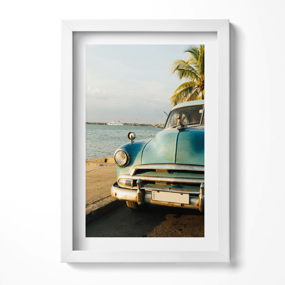 Keretezett kép Régi autó a tengerparton