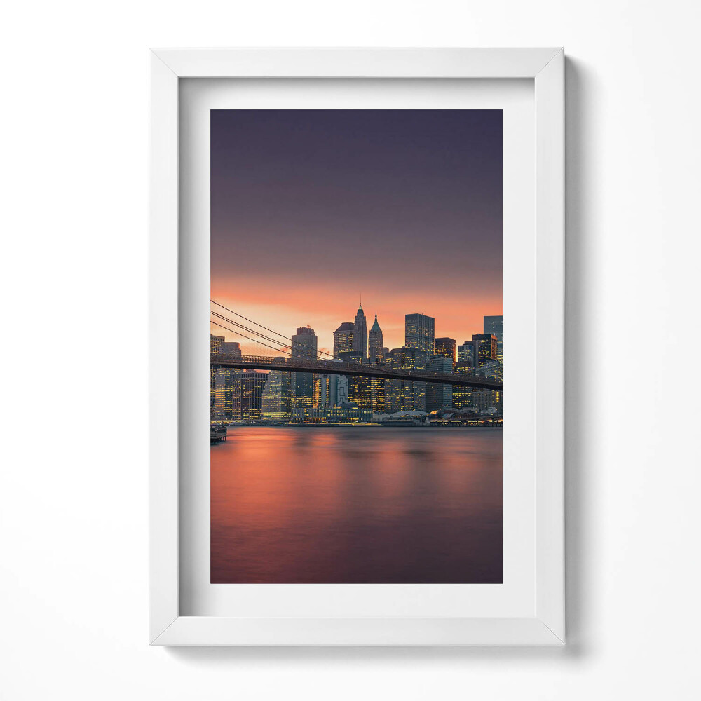 Keretezett kép Híd és város skyline naplementében