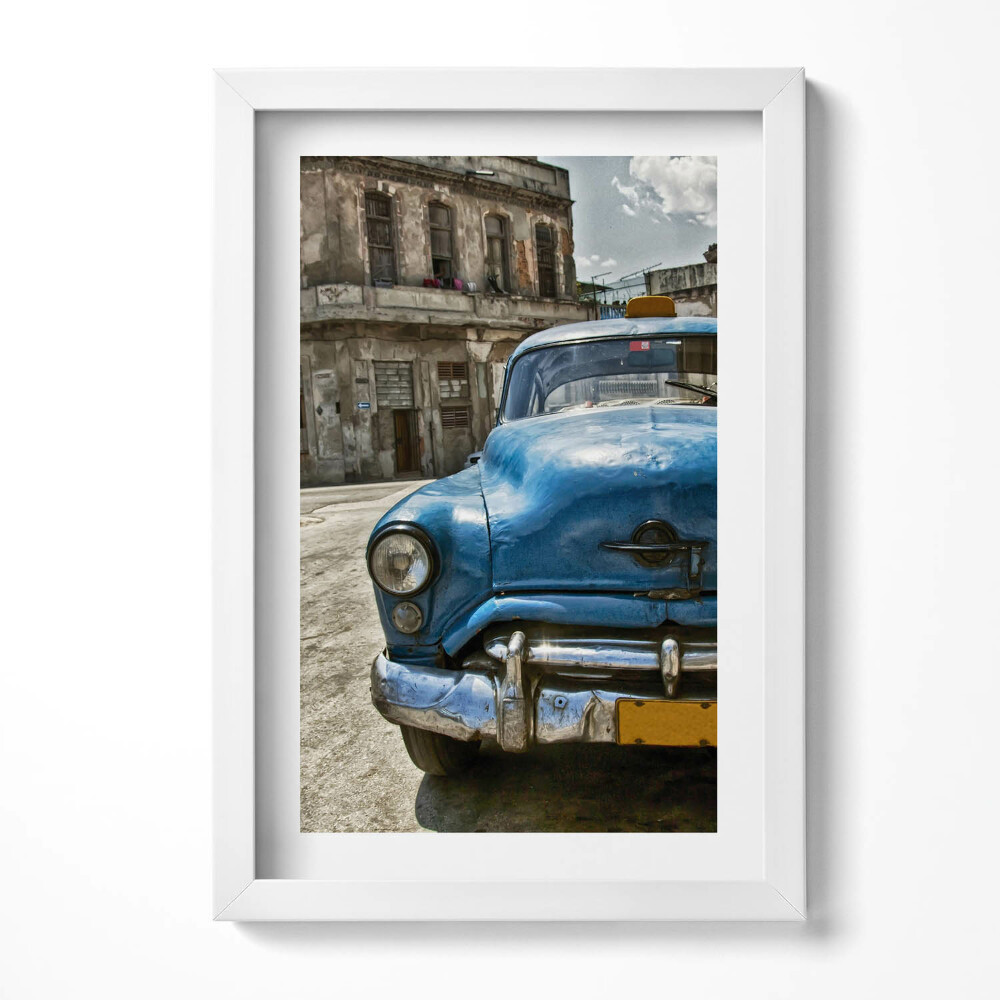 Keretezett kép Régi kék autó városi háttér