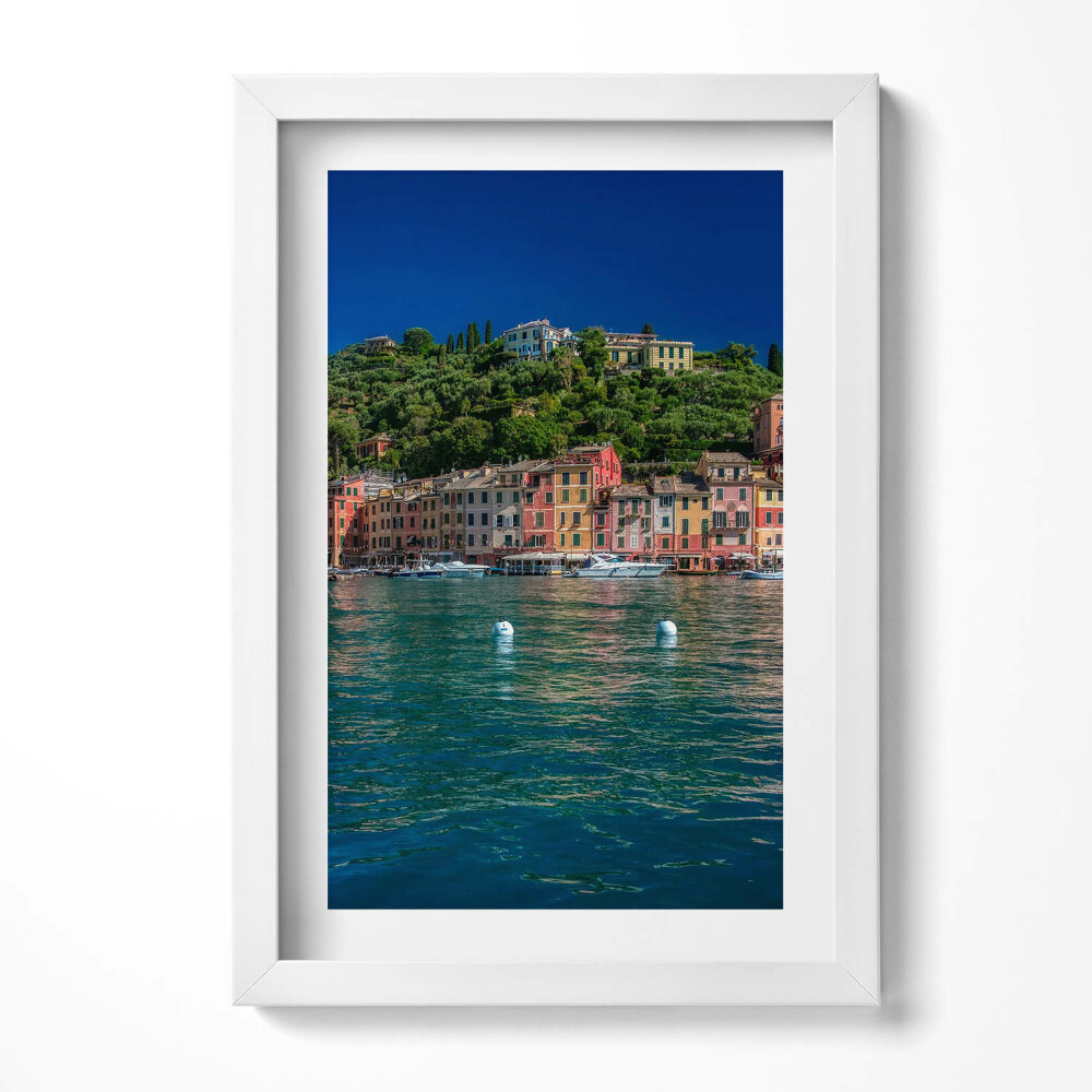 Keretezett kép Tengerparti városkép színes házak