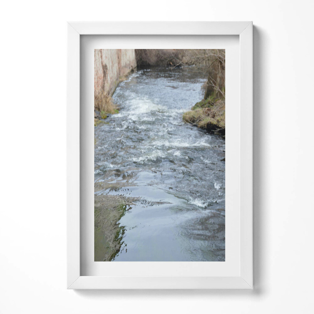 Keretezett kép Zúgó patak és zöld part