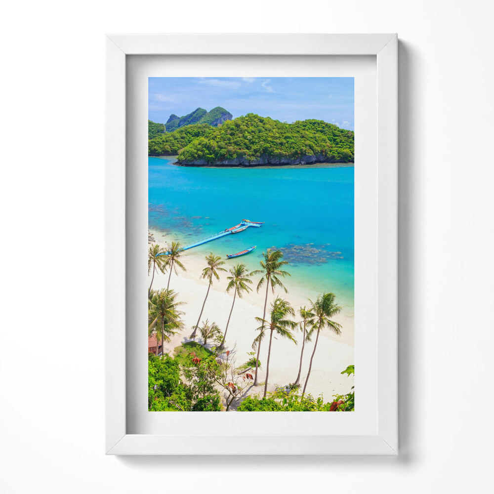 Keretezett kép Trópusi tengerpart hajók pálmafák