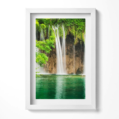 Keretezett kép Zöldellő vízesés és tó