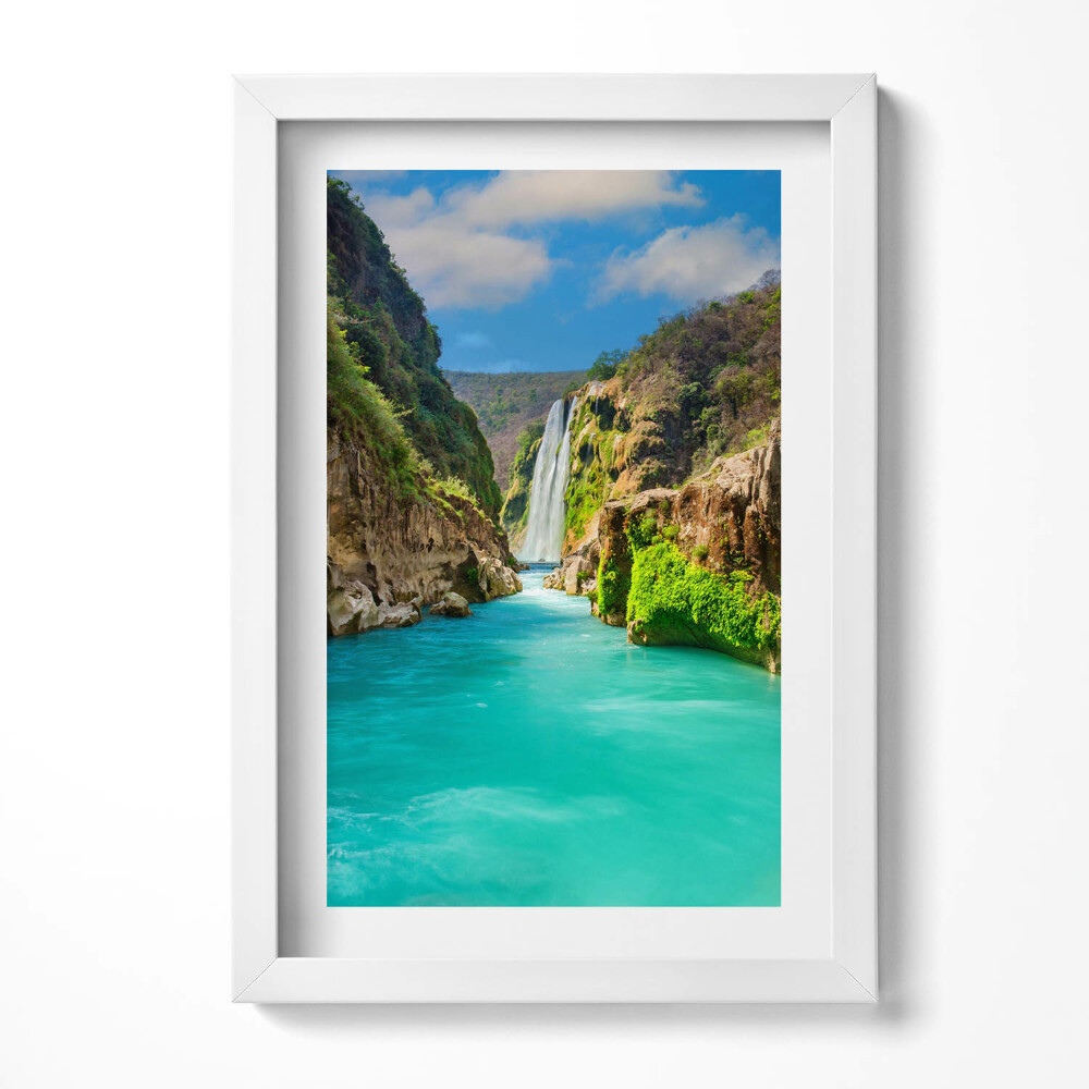 Keretezett kép Zöld dombok és vízesés