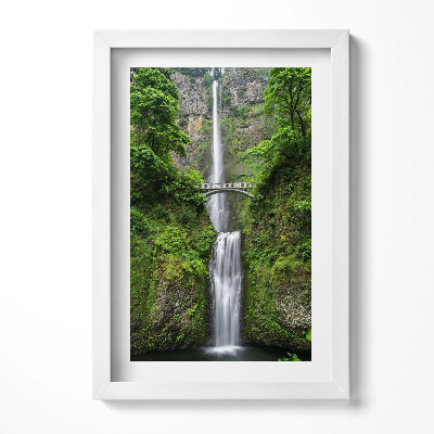 Keretezett kép Zöld dombok vízesés híd