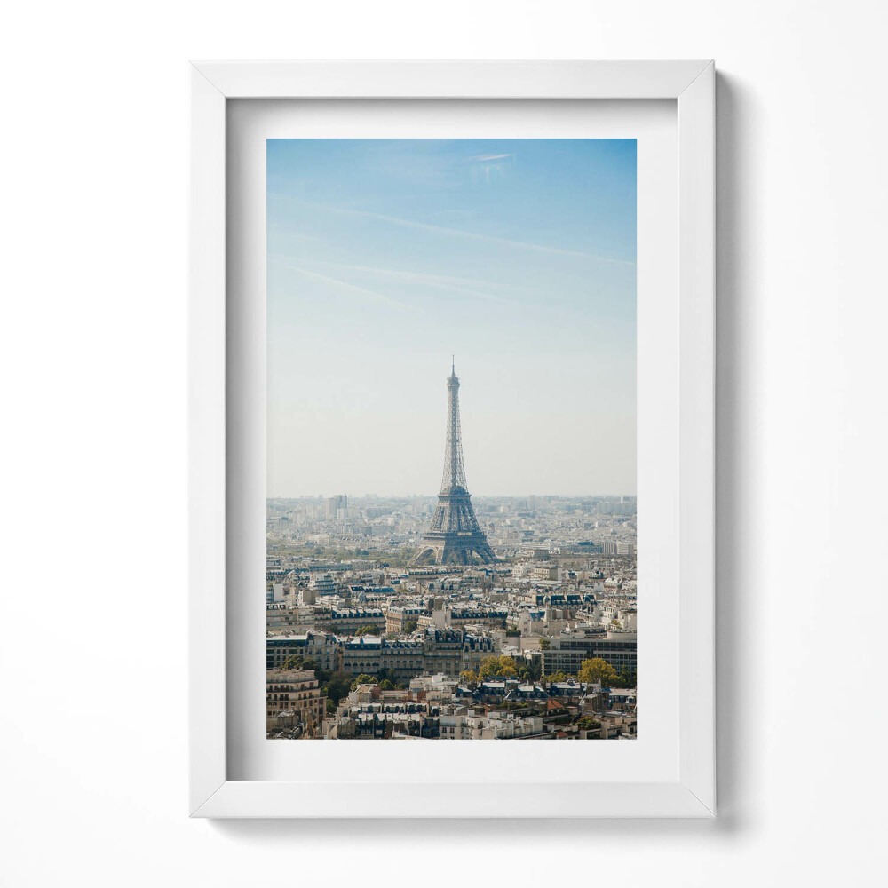 Keretezett kép Eiffel-torony városi tájjal