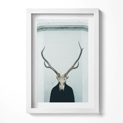 Keretezett kép A koponya és szarvak kontrasztja