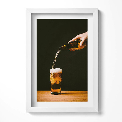 Keretezett kép Öntött sör habos pohárba